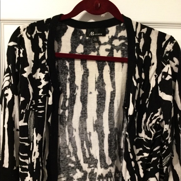 AB Studio Zebra Inspired Sweater - Picture 2 of 4